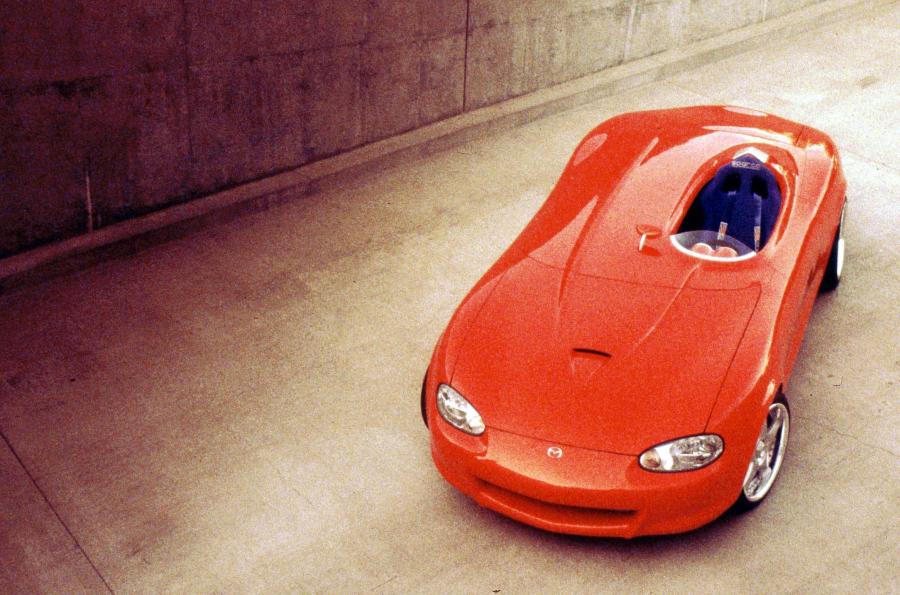  Mazda Miata Mono Posto 2000 года  (фото 11 из 16)